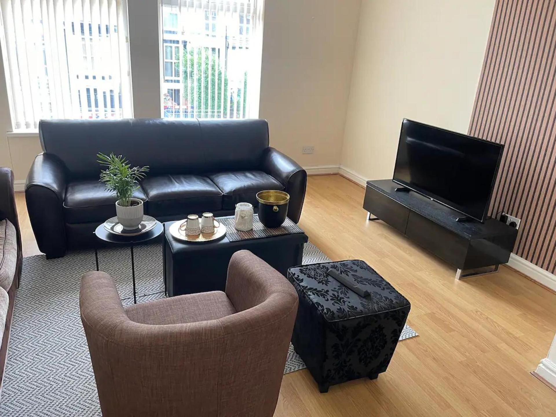 2-bed - Sleeps 4 - Street Parking - Wifi Manchester