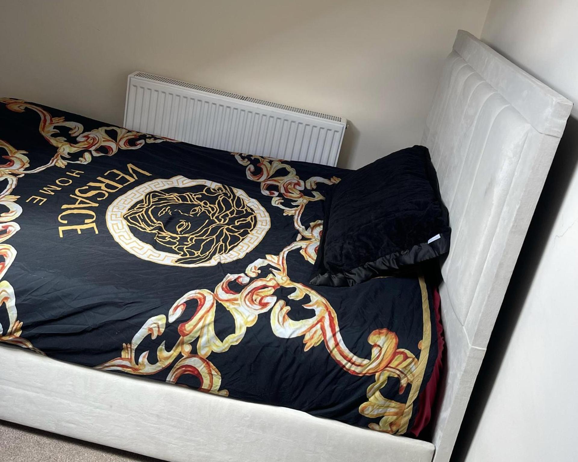Apartment 2-bed - Sleeps 4 - Street Parking - Wifi