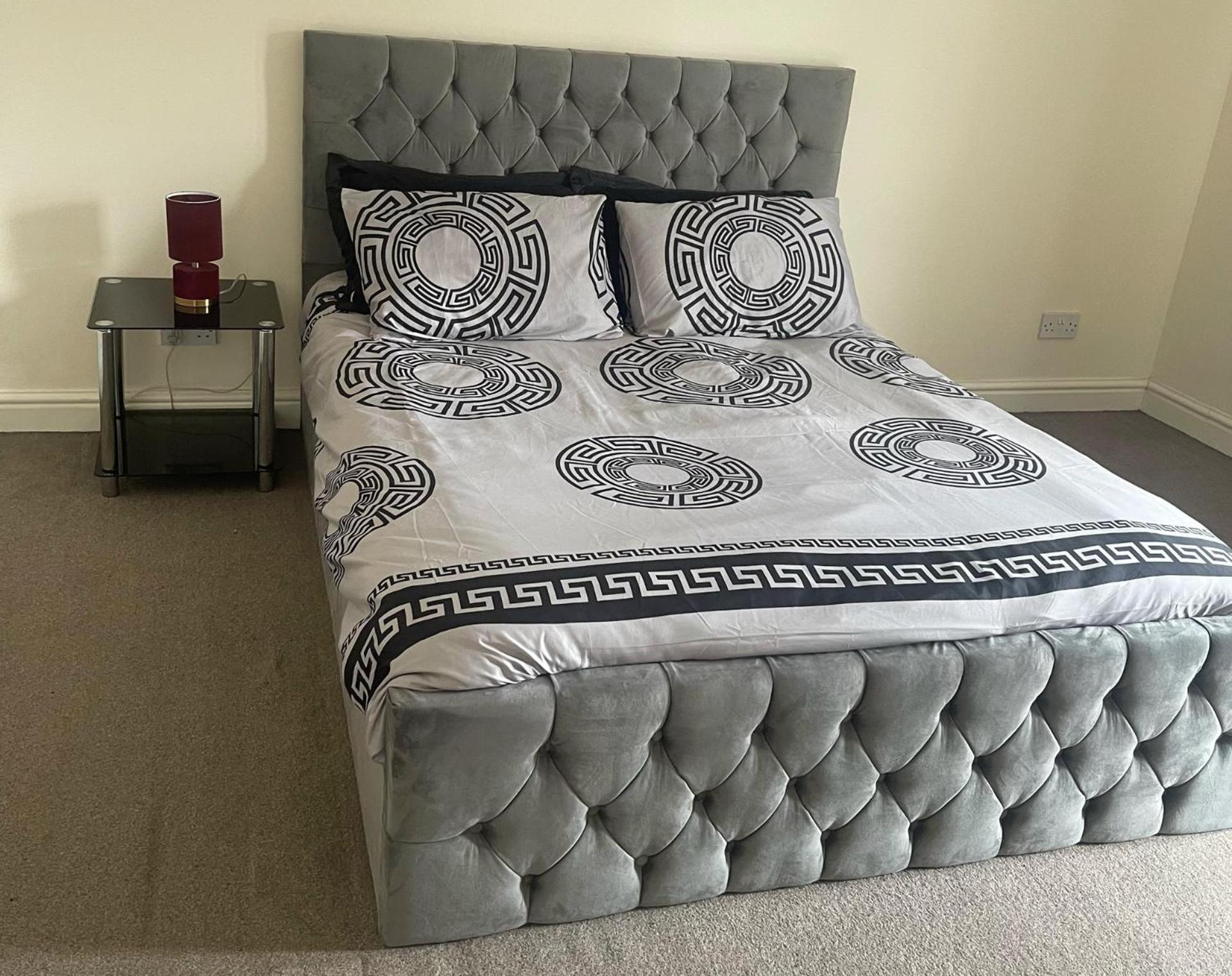 Apartment 2-bed - Sleeps 4 - Street Parking - Wifi Manchester